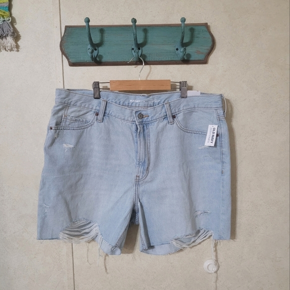 Old Navy Pants - NWT - Old Navy shorts long length high-rise slouchy straight light wash - 16